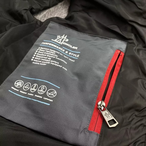 Moncler vest - Picture 4 of 6